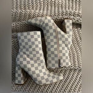 Cape Robbin Boots size 7.5